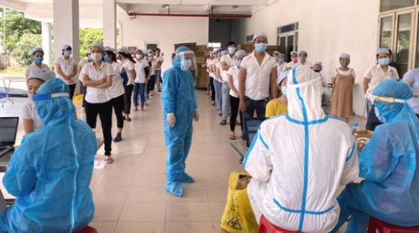 Đà Nẵng: Nhà Xuất bản Giáo dục bị phạt 15 triệu đồng vì để công nhân làm việc không đeo khẩu trang