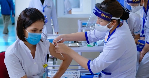 Hà Nội: Tiêm miễn phí vaccine Covid-19 cho người dân