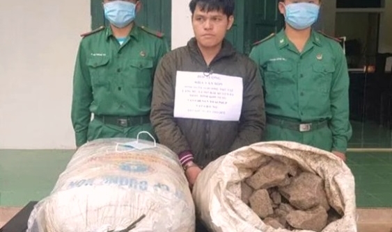 Kon Tum: Bắt giữ đối tượng vận chuyển 100 kg thuốc bom
