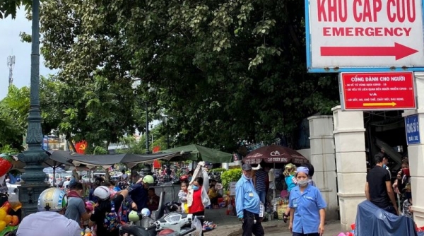 TP. HCM: Người bán hàng rong trước cổng Bệnh viện Nhi đồng 1 mắc Covid-19