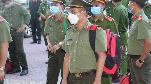 Công an Nghệ An tăng cường 100 cán bộ, chiến sỹ chi viện cho huyện Diễn Châu chống dịch Covid-19