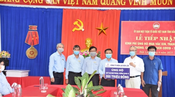 Công ty Điện lực Đắk Lắk ủng hộ 355 triệu đồng cho Quỹ vaccine phòng chống COVID-19