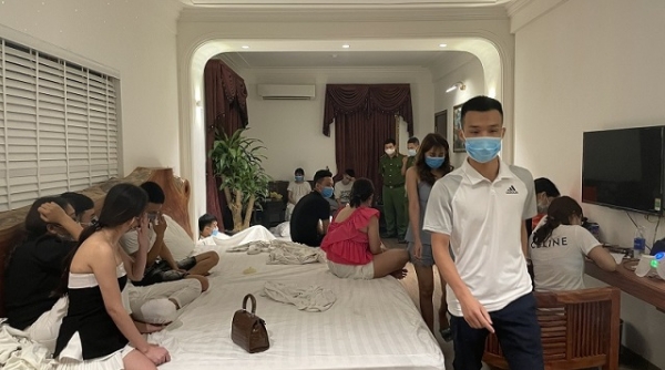 Nam Định: Đột kích khách sạn phát hiện nhiều nam nữ 'phê' ma túy