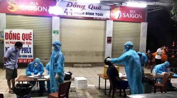 TP. Vinh (Nghệ An): Xuyên đêm test nhanh, phát hiện 8 mẫu dương tính với virus SARS-CoV-2