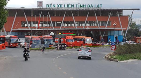 Từ 0 giờ ngày 26/6, Lâm Đồng dừng hoạt động vận tải khách công cộng đến nhiều địa phương