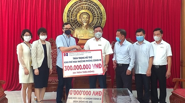 Phú Thọ: Tiếp nhận ủng hộ 300 triệu đồng vào Quỹ vacxin phòng chống COVID-19