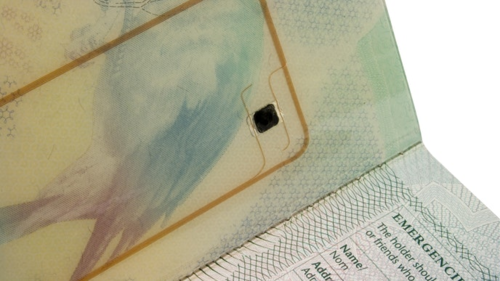 Triển khai làm hộ chiếu gắn chip điện tử