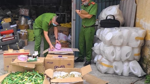 Hà Nội: Khởi tố nhóm đối tượng sản xuất hàng giả là thực phẩm và mỹ phẩm ở huyện Đông Anh