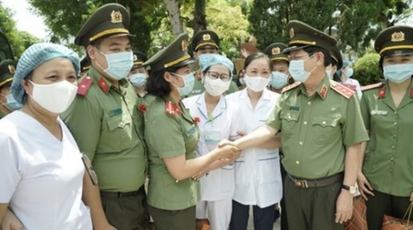 Đà Nẵng: 150 y, bác sỹ tăng cường vào TP.HCM chống dịch Covid-19