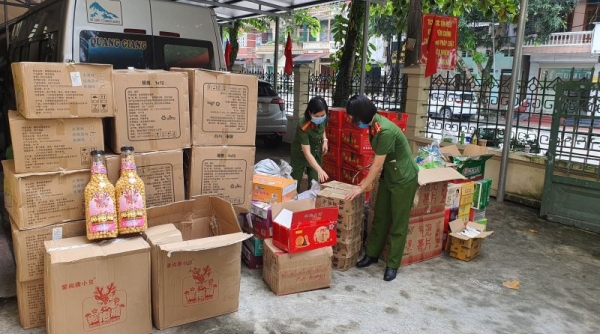 Hà Giang: Thu giữ lượng lớn thực phẩm không rõ nguồn gốc