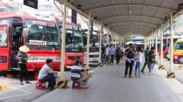 Hà Nội: Tạm dừng vận tải hành khách đến 14 tỉnh, thành phố