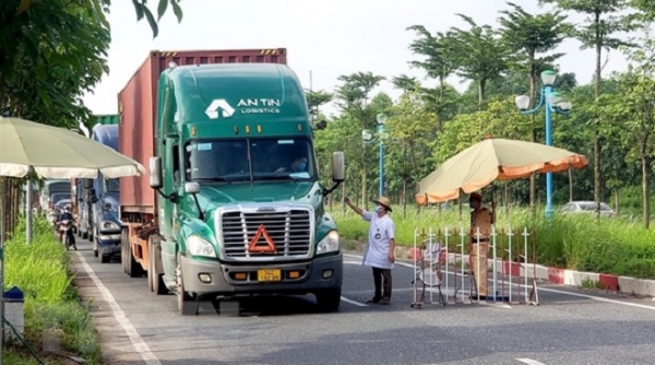 Bộ Công Thương: Đề nghị phân luồng “ưu tiên đặc biệt” cho xe chở hàng hóa vào vùng dịch