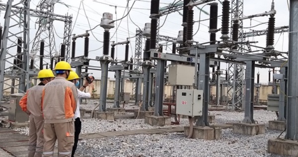 Công ty Điện lực Bắc Giang đảm bảo tốt công tác vận hành lưới điện mùa nắng nóng 2021