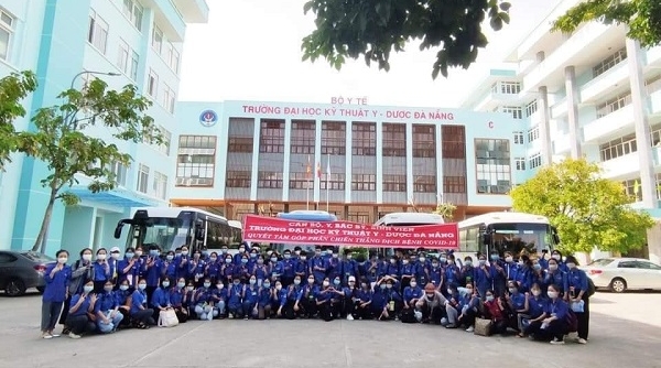 90 giảng viên, sinh viên Trường Đại học Kỹ thuật Y - Dược Đà Nẵng lên đường hỗ trợ TP.HCM