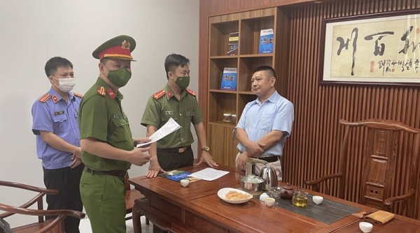 Buôn lậu máy móc, 2 chuyên gia Trung Quốc bị bắt