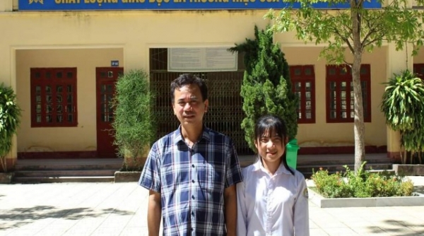 Học sinh Trường THPT Hậu Lộc 2 trở thành thủ khoa khối D tỉnh Thanh Hóa