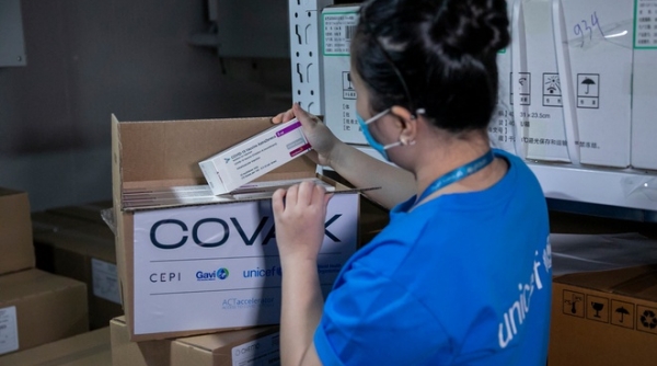 Việt Nam tiếp nhận thêm gần 1,2 triệu liều vaccine AstraZeneca