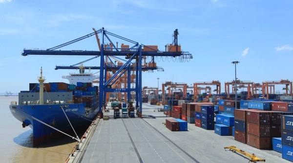 Bộ Công Thương đề nghị giảm phí lưu container cho doanh nghiệp