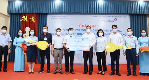 Đà Nẵng: Tiếp nhận 2 xe cứu thương do VietinBank trao tặng
