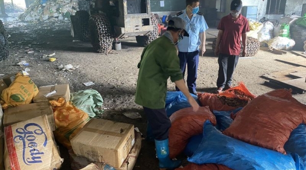 Hải quan Quảng Ninh tiêu hủy hàng nghìn sản phẩm hàng hóa không rõ nguồn gốc, xuất xứ