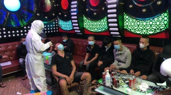 Quảng Ngãi: Bất chấp lệnh cấm, quán karaoke - massage mở cửa đón 21 thanh niên “phê” ma túy