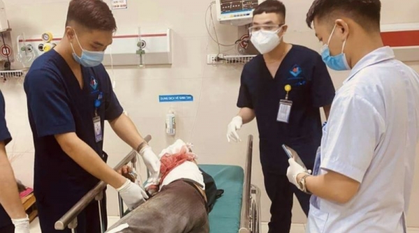 Bệnh viện Đa khoa Hùng Vương kịp thời cấp cứu nạn nhân bị máy xẻ gỗ cắt lìa cánh tay