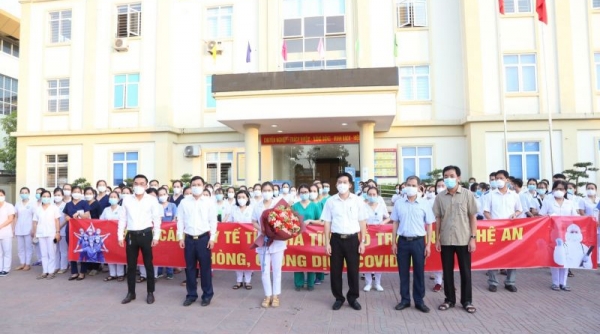 Hà Tĩnh: Cử 152 cán bộ y tế hỗ trợ Nghệ An lấy mẫu sàng lọc Covid-19