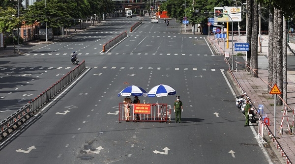TP. Hồ Chí Minh: Ngày đầu siết giãn cách, giảm 85% phương tiện ra đường