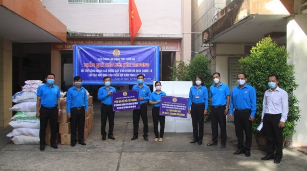 Long An: Trao tặng hơn 12.000 phần quà cho công nhân, lao động Công ty TNHH Pouyuen Việt Nam gặp khó khăn