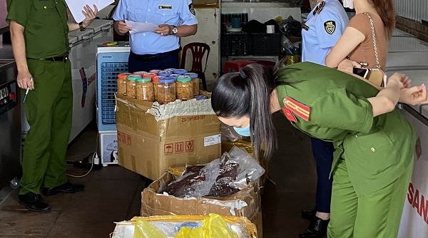 Phát hiện hơn 120 kg thực phẩm đông lạnh không rõ nguồn gốc tại Thái Nguyên