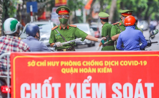 Trong 24 giờ, Hà Nội phạt hơn 2 tỷ đồng các hành vi vi phạm chống dịch