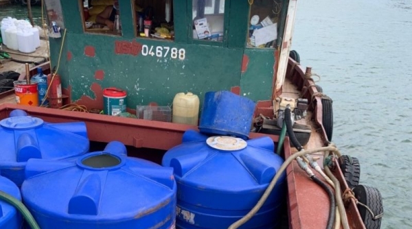 Quảng Ninh: Bắt giữ 1.000 lít dầu diesel không rõ nguồn gốc tại khu vực cảng Cái Rồng