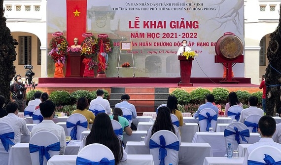 TP. HCM: Trường THPT chuyên Lê Hồng Phong chào đón năm học mới 2021 - 2022
