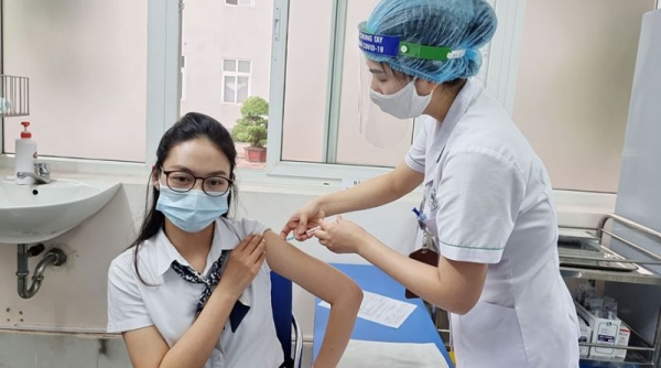 Bộ Y tế: Đề xuất cho người tiêm đủ 2 mũi vắc xin ra đường đang được nghiên cứu để thí điểm