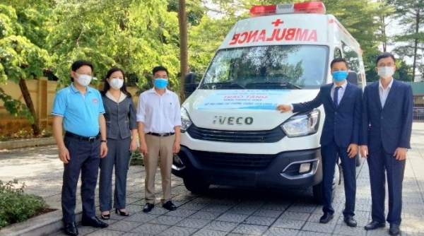 Công ty cổ phần Tập đoàn TASECO tặng xe cứu thương cho tỉnh Thanh Hóa