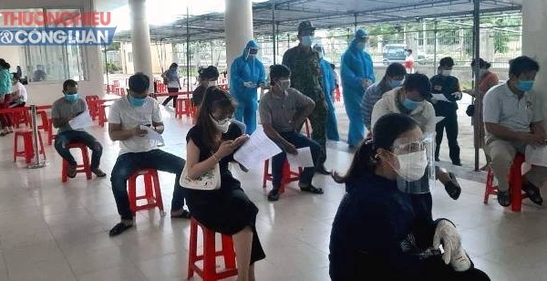 Đà Nẵng: Không phân biệt đối tượng và ưu tiên đối tượng, tiêm phủ vắc xin cho toàn dân