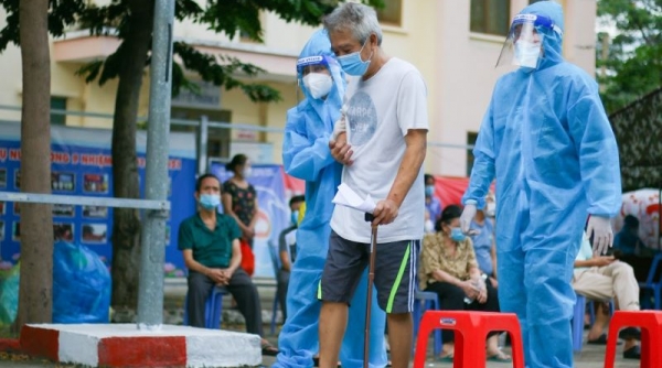 TP. Hồ Chí Minh: Tăng tốc tiêm mũi 2 để bao phủ vắc xin phòng Covid-19