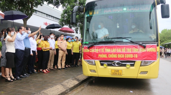 50 cán bộ, y, bác sỹ tỉnh Lào Cai lên đường chi viện cho Bình Dương chống dịch