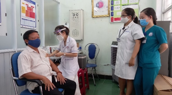 Thừa Thiên Huế triển khai kế hoạch bảo đảm 92% người dân từ 18 tuổi trở lên được tiêm vắc xin năm 2021