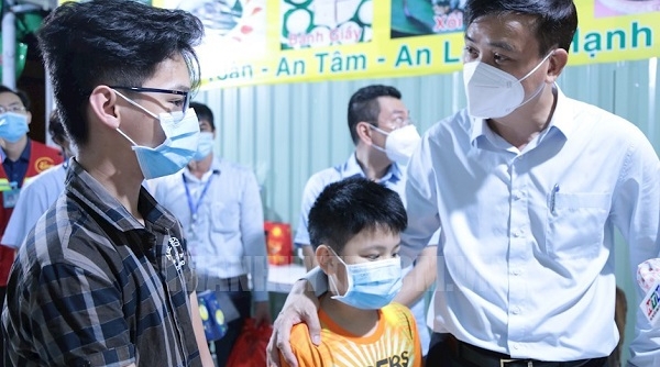 Lãnh đạo UBND TP. HCM thăm các trẻ em mồ côi do dịch Covid-19 trên địa bàn