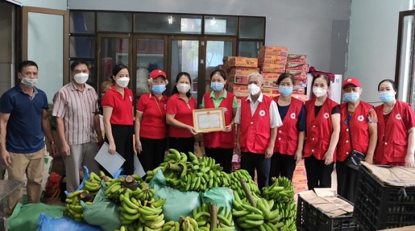 Phú Thọ: Hội Chữ thập đỏ tỉnh quyên góp nhu yếu phẩm hỗ trợ công tác phòng, chống dịch Covid-19