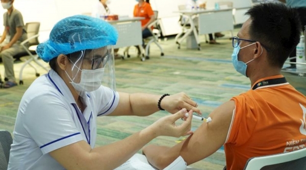 TP. Hồ Chí Minh: Gần 100% người trên 18 tuổi đã tiêm mũi 1 vaccine phòng Covid-19
