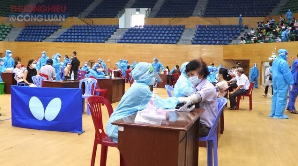 Đà Nẵng: Tiêm vaccine phòng Covid-19 cho 3.390 người nước ngoài