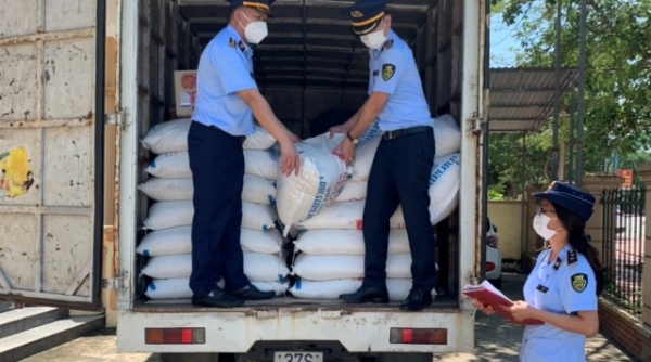 Nghệ An: Phát hiện xe tải vận chuyển 1.500 kg đường trắng không rõ nguồn gốc xuất xứ