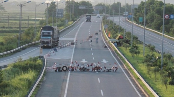 Phó thủ tướng chỉ đạo làm rõ việc chặn xe thu phí trên cao tốc Lào Cai - Nội Bài