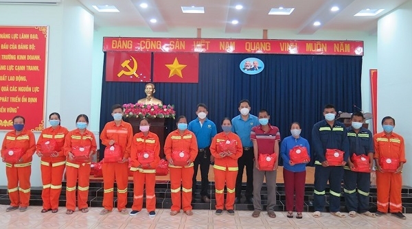 TP. Hồ Chí Minh: Trao 500 túi an sinh cho đoàn viên, người lao động huyện Cần Giờ