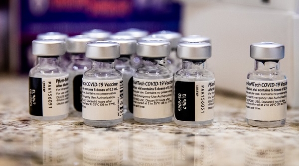 Gần 400.000 liều vaccine Pfizer của Mỹ tài trợ về đến Hà Nội