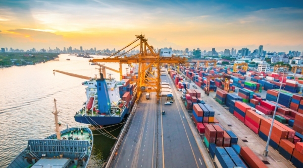 Tổng sản lượng hàng hóa thông qua khu vực cảng biển TP. HCM ước đạt hơn 127 triệu tấn