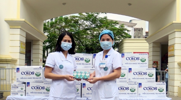 Vinamilk tặng 50.000 sản phẩm dinh dưỡng ColosGold cho con em cán bộ y tế tuyến đầu