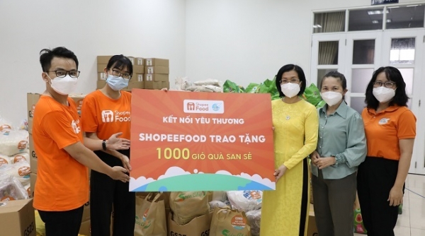 ShopeeFood và Hội Liên hiệp Phụ nữ TP.HCM trao 1.000 giỏ quà đến phụ nữ và trẻ em gặp khó khăn